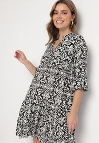 Born2be - Czarna Bawełniana Sukienka Rozkloszowana z Falbanką w Ornamentalny Wzór Laneloren. Kolor: czarny. Materiał: bawełna #4