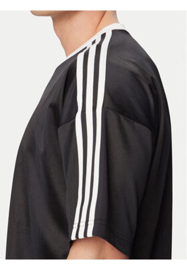Adidas - adidas T-Shirt adicolor Jacquard KD5830 Czarny Loose Fit. Kolor: czarny. Materiał: syntetyk