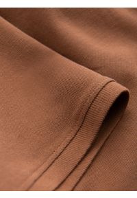 Ombre Clothing - Męska koszulka polo jednokolorowa BASIC z dzianiny pique - brązowa V23. Okazja: na co dzień. Typ kołnierza: polo. Kolor: brązowy. Materiał: dzianina. Wzór: haft, aplikacja, jednolity. Styl: sportowy, wizytowy, casual #5