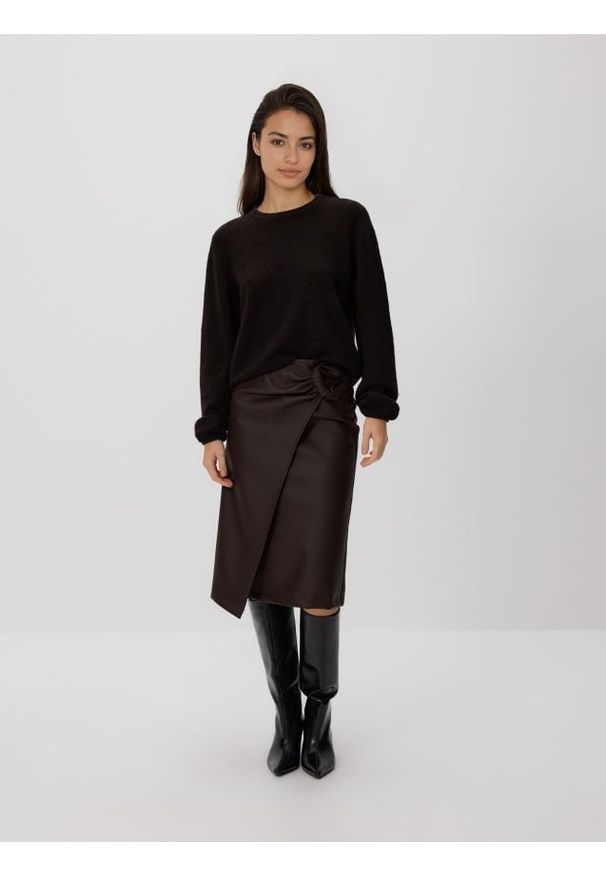 Reserved - Spódnica z imitacji skóry - ciemnobrązowy. Kolor: brązowy. Materiał: skóra