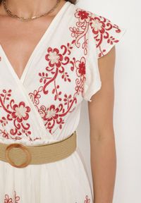 Born2be - Biało-Czerwona Wiskozowa Sukienka z Kopertowym Dekoltem i Paskiem Nilazea. Okazja: na co dzień. Kolor: biały. Materiał: wiskoza. Typ sukienki: kopertowe. Styl: casual, elegancki, boho #5
