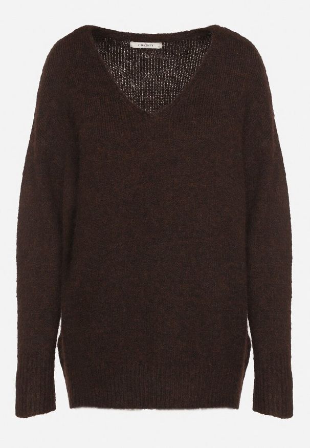 Born2be - Brązowy Sweter z Dodatkiem Wełny i Dekoltem w Serek Estorea. Okazja: na co dzień. Typ kołnierza: dekolt w serek. Kolor: brązowy. Materiał: wełna. Styl: elegancki, casual, klasyczny