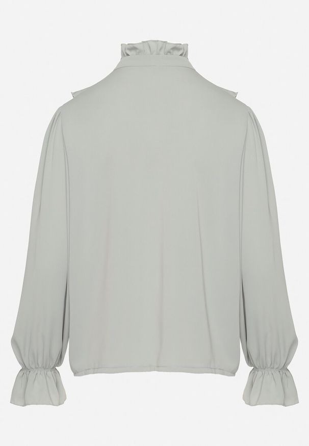 Born2be - Jasnozielona Koszula Ozdobiona Falbankami Jenisela. Okazja: na co dzień. Typ kołnierza: kołnierz z falbankami. Kolor: zielony. Materiał: jeans. Wzór: aplikacja. Styl: casual, klasyczny