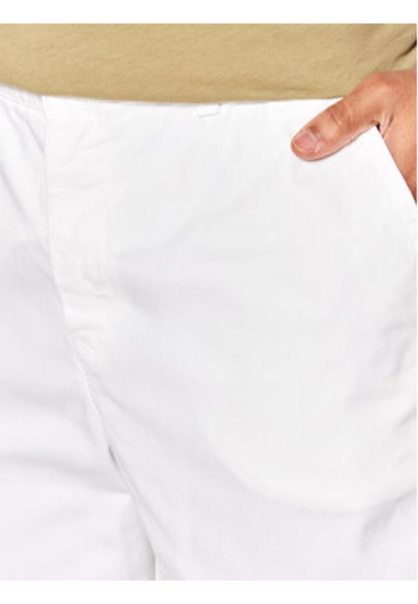 United Colors of Benetton - United Colors Of Benetton Szorty materiałowe 4UN459548 Biały Regular Fit. Kolor: biały. Materiał: bawełna