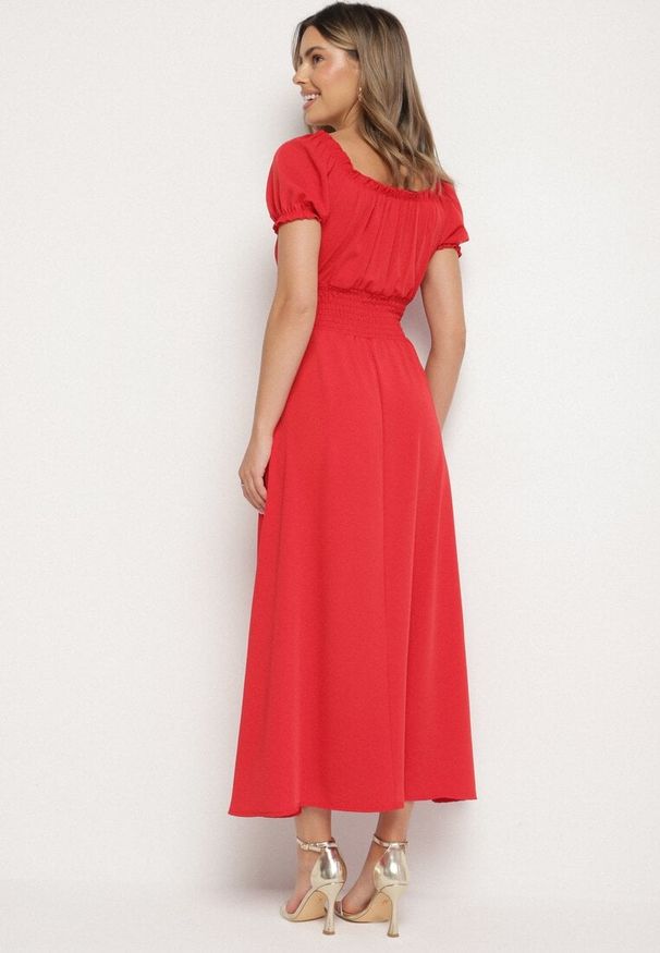 Born2be - Czerwona Sukienka Ozdobiona Bufkami Dolinossa. Okazja: na co dzień. Kolor: czerwony. Wzór: aplikacja. Sezon: lato. Styl: casual