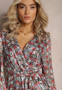 Renee - Czerwono-Zielona Sukienka Nymney. Kolor: czerwony. Długość rękawa: długi rękaw. Wzór: kwiaty. Typ sukienki: kopertowe. Długość: maxi #4
