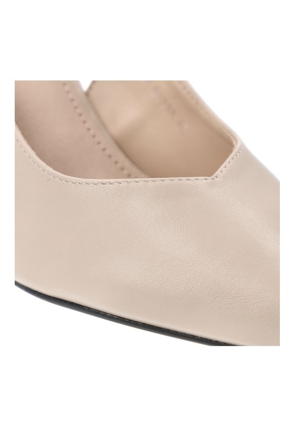 Czółenka damskie Vinceza, cholewka ze skóry ekologicznej o gładkim wykończeniu elegancki fason z wycięciem po boku, beżowe, 62288. Okazja: na spotkanie biznesowe. Zapięcie: pasek. Kolor: beżowy. Szerokość cholewki: normalna. Wzór: gładki. Materiał: skóra ekologiczna. Obcas: na obcasie. Styl: elegancki. Wysokość obcasa: średni