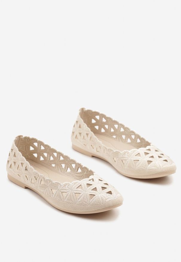 Born2be - Beżowe Balerinki Vices Ażurowe Nanelissa. Kolor: beżowy. Wzór: ażurowy