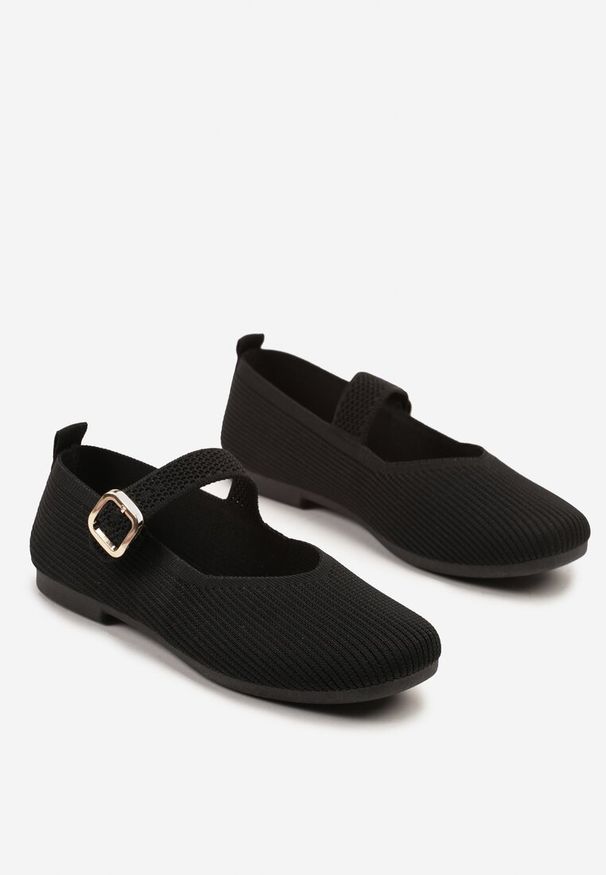 Renee - Czarne Balerinki Ozdobione Paskiem Avanellia. Okazja: na co dzień. Zapięcie: pasek. Kolor: czarny. Materiał: jeans. Wzór: aplikacja. Styl: klasyczny, elegancki, casual