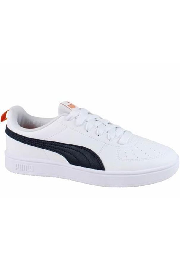 Buty do chodzenia damskie Puma Rickie Jr. Kolor: biały. Materiał: materiał, syntetyk. Szerokość cholewki: normalna. Sport: turystyka piesza