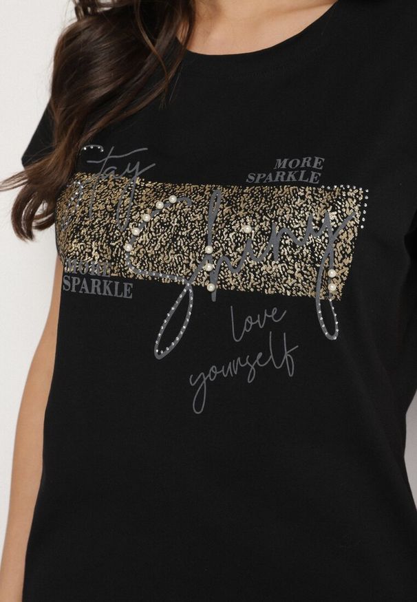 Born2be - Czarny T-shirt z Bawełny Typu Nietoperz z Cyrkoniami i Perełkami Linellis. Okazja: na co dzień. Kolor: czarny. Materiał: bawełna. Wzór: aplikacja. Styl: casual