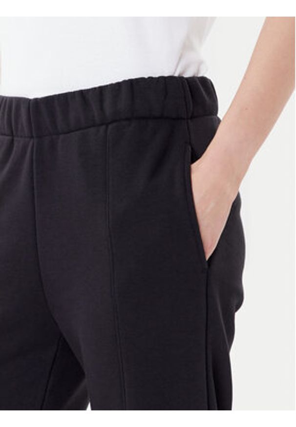 On Spodnie dresowe Club Pants 1WE1005 Czarny Relaxed Fit. Kolor: czarny. Materiał: bawełna