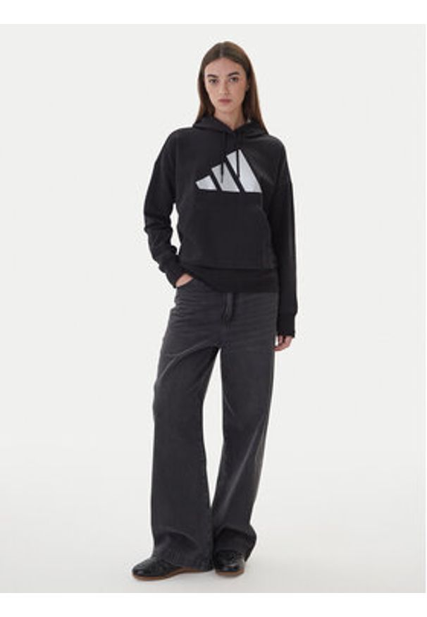 Adidas - adidas Bluza Holiday Metallic Graphic JV8526 Czarny Regular Fit. Kolor: czarny. Materiał: bawełna