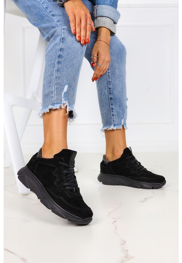 Kati - Czarne sneakersy kati buty sportowe sznurowane polska skóra 7067. Kolor: czarny. Materiał: skóra