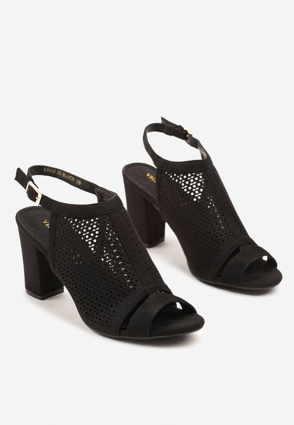 Born2be - Czarne Ażurowe Sandały Vices na Obcasie ze Skórzaną Wkładką Nevidas. Okazja: na co dzień. Zapięcie: sprzączka. Kolor: czarny. Materiał: skóra. Wzór: ażurowy. Obcas: na obcasie. Styl: elegancki, casual. Wysokość obcasa: średni