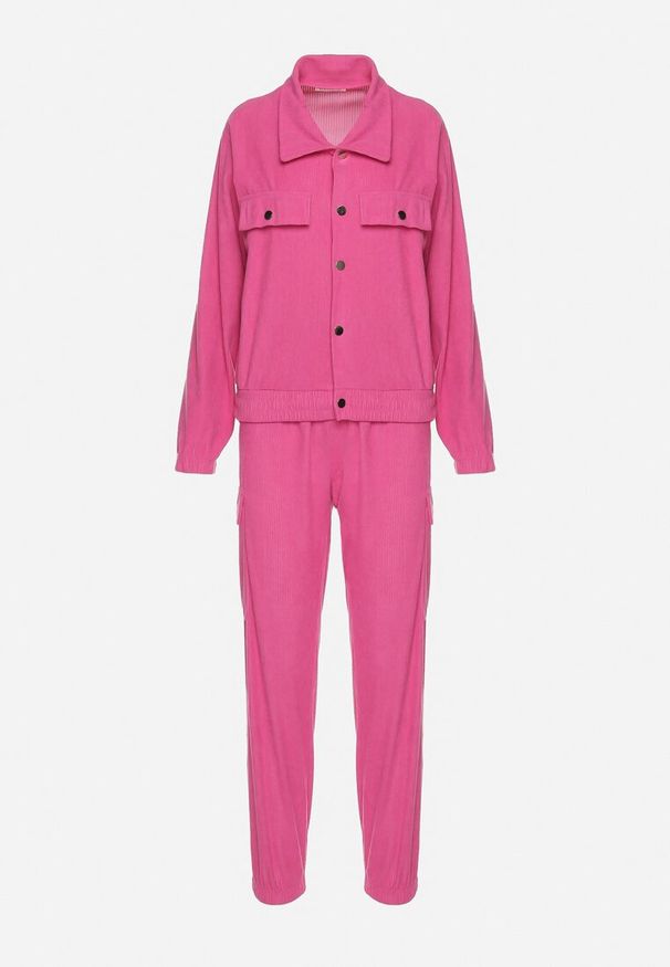 Born2be - Fuksjowy Komplet Dresowy Utility z Bluzą z Kołnierzykiem i Joggerami z Szerokimi Klapami Imixa. Kolor: różowy. Materiał: dresówka. Wzór: aplikacja