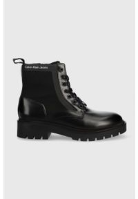 Calvin Klein Jeans workery Military Boot damskie kolor czarny na płaskim obcasie. Nosek buta: okrągły. Zapięcie: sznurówki. Kolor: czarny. Materiał: skóra, guma. Obcas: na obcasie. Wysokość obcasa: niski