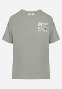 Born2be - Ciemnozielony Bawełniany T-shirt Oversize Fillaria. Okazja: na co dzień. Kolor: zielony. Materiał: bawełna. Wzór: aplikacja. Styl: klasyczny, casual #5