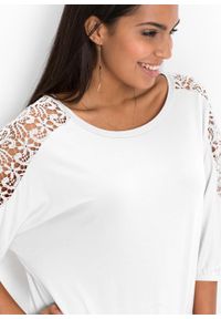 Shirt oversize z koronką bonprix biel wełny. Kolor: biały. Materiał: wełna, koronka. Wzór: koronka #7