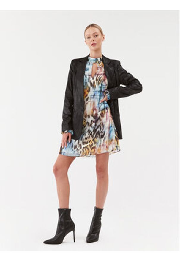 Guess Sukienka codzienna Ilenia W3BK75 WDW52 Kolorowy Regular Fit. Okazja: na co dzień. Materiał: syntetyk. Wzór: kolorowy. Typ sukienki: proste. Styl: casual