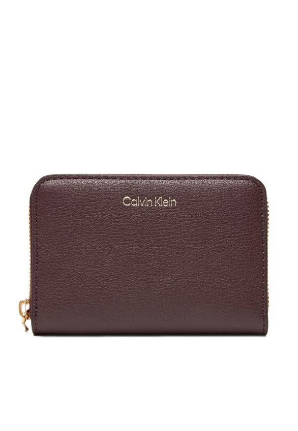 Calvin Klein Duży Portfel Damski Foil Logo Medium Zip Around LV04F1091G Bordowy. Kolor: czerwony. Materiał: skóra