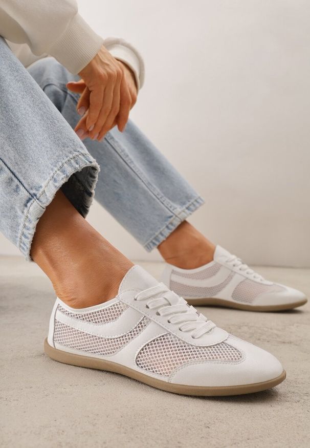 Renee - Białe Siateczkowe Sneakersy w Stylu Tenisówek Adranella. Okazja: na co dzień. Kolor: biały. Sezon: lato