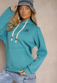 Renee - Niebieska Bluza z Bawełną i Kapturem Ozdobiona Sznurkami Basaria. Okazja: na co dzień. Typ kołnierza: kaptur. Kolor: niebieski. Materiał: bawełna. Wzór: aplikacja. Styl: casual #3