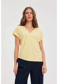 MOODO - T-shirt z bawełny żółty. Kolor: żółty. Materiał: bawełna #1