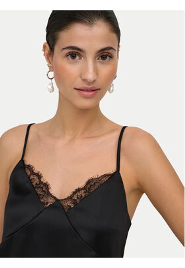 only - ONLY Top Faraya 15380254 Czarny Regular Fit. Kolor: czarny. Materiał: syntetyk
