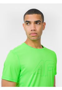 4f - Koszulka treningowa regular szybkoschnąca męska. Kolor: zielony. Materiał: materiał, dzianina