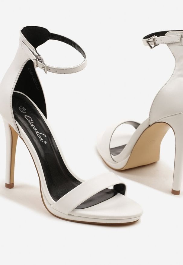 Born2be - Białe Sandały na Szpilce w Klasycznym Stylu Natileine. Zapięcie: sprzączka. Kolor: biały. Obcas: na szpilce. Styl: klasyczny. Wysokość obcasa: średni