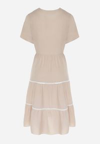 Born2be - Beżowa Rozkloszowana Sukienka Maxi Wiązana z Tyłu Zathia. Kolor: beżowy. Materiał: materiał. Wzór: ażurowy. Długość: maxi #6