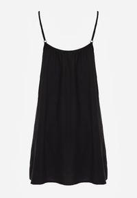 Renee - Czarna Casualowa Sukienka z Wiskozy o Prostym Kroju z Ramiączkami z Regulacją Wilantia. Okazja: na co dzień. Kolor: czarny. Materiał: wiskoza. Długość rękawa: na ramiączkach. Wzór: kolorowy. Typ sukienki: proste. Styl: casual #6