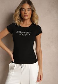 Renee - Czarny Bawełniany T-shirt Ozdobiony Napisem Melsemi. Okazja: na co dzień. Kolor: czarny. Materiał: bawełna. Wzór: aplikacja, napisy. Styl: klasyczny, casual, elegancki