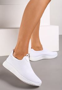 Born2be - Białe Buty Sportowe Kiefia. Zapięcie: bez zapięcia. Kolor: biały. Materiał: materiał. Szerokość cholewki: normalna. Obcas: na płaskiej podeszwie #1