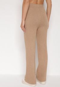 Born2be - Beżowe Prążkowane Spodnie z Wełną o Szerokim Kroju z Wysokim Stanem Reinnia. Okazja: na co dzień. Stan: podwyższony. Kolor: beżowy. Materiał: wełna, prążkowany. Styl: casual #4