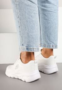 Born2be - Białe Buty Sportowe Sneakersy z Siateczki na Piankowej Podeszwie Danalisa. Okazja: na imprezę, na co dzień. Kolor: biały. Materiał: jeans, dzianina. Obcas: na obcasie. Wysokość obcasa: niski #4