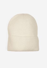 Born2be - Jasnobeżowa Czapka Ozdobiona Wywinięciem i Metaliczną Nicią Temirina. Kolor: beżowy. Wzór: aplikacja. Styl: casual, elegancki #1