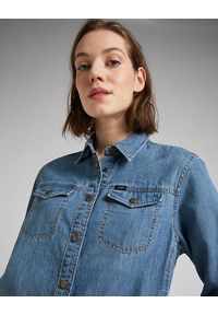 Lee - LEE SHIRT DRESS DAMSKA SUKIENKA JEANSOWA DŻINS MID STONE L50DPLVK. Materiał: jeans