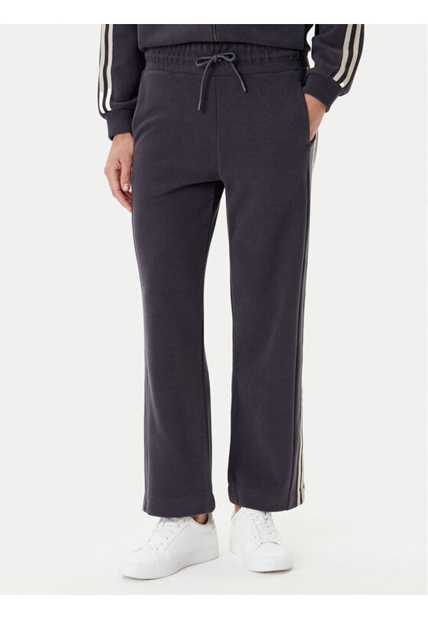 EA7 Emporio Armani Spodnie dresowe 7W000568 AF15528 U8117 Szary Relaxed Fit. Kolor: szary. Materiał: syntetyk, bawełna
