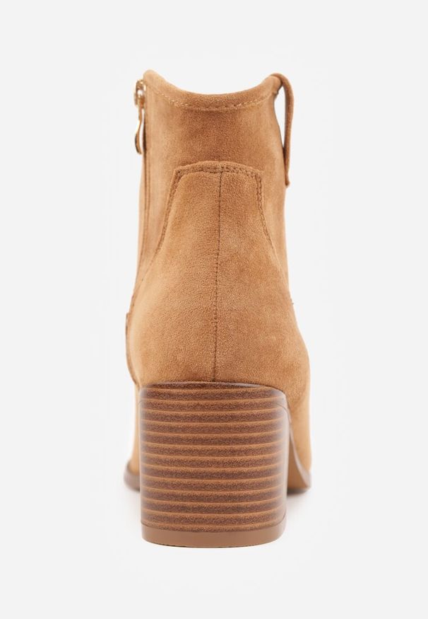 Renee - Brązowe Botki Vices w Stylu Kowbojek na Obcasie Vertige. Zapięcie: zamek. Kolor: brązowy. Materiał: jeans. Sezon: jesień. Obcas: na obcasie. Styl: boho, rockowy, elegancki. Wysokość obcasa: średni