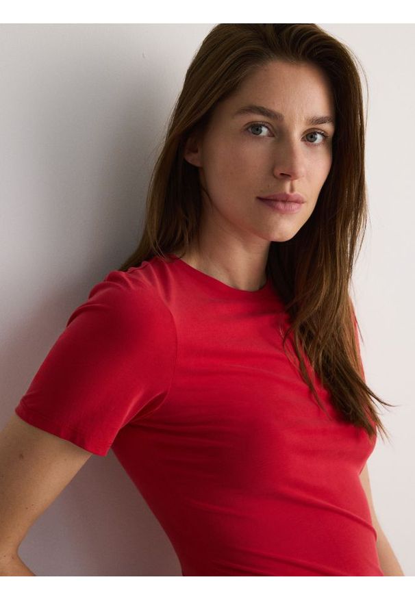 Reserved - T-shirt z modalem - czerwony. Kolor: czerwony. Materiał: dzianina