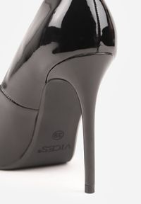 Born2be - Czarne Szpilki VICES z Lakierowanym Efektem Jestiva. Okazja: na co dzień. Kolor: czarny. Materiał: lakier. Obcas: na szpilce. Styl: casual, elegancki, klasyczny. Wysokość obcasa: wysoki #6