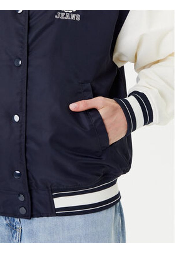 Guess Jeans Kurtka bomber W5YL15 WHAA2 Granatowy Regular Fit. Kolor: niebieski. Materiał: syntetyk