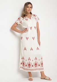 Born2be - Biało-Czerwona Wiskozowa Sukienka Pudełkowa z Ornamentnym Wzorem Melosea. Okazja: na co dzień. Kolor: biały. Materiał: wiskoza. Styl: casual, elegancki #1