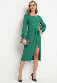 Born2be - Zielona Koktajlowa Sukienka z Kopertowym Dołem i Ściągaczami przy Rękawach Felilena. Kolor: zielony. Sezon: wiosna, lato. Typ sukienki: kopertowe. Styl: wizytowy #3