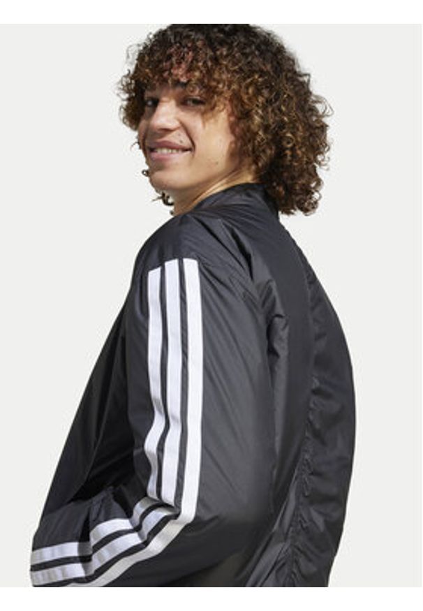 Adidas - adidas Kurtka bomber Essentials 3-Stripes JD1294 Czarny Loose Fit. Kolor: czarny. Materiał: syntetyk