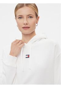 Tommy Jeans Bluza Badge DW0DW17326 Biały Boxy Fit. Kolor: biały. Materiał: bawełna #5