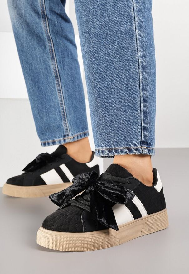 Born2be - Czarne Sneakersy Typu Tenisówki z Welurową Kokardą Anorisse. Okazja: na co dzień. Kolor: czarny. Materiał: welur