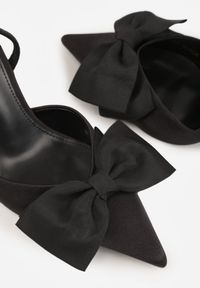 Renee - Czarne Szpilki o Satynowym Wykończeniu z Aplikacją w Kształcie Kokardy Gihaen. Okazja: do pracy. Kolor: czarny. Materiał: satyna. Wzór: aplikacja. Obcas: na szpilce #2